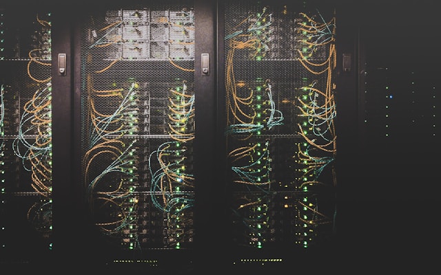 数据中心与云平台架构示意